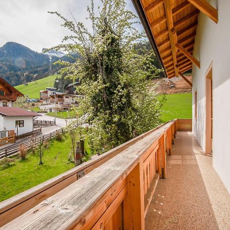 Attractive Apartment In Hainzenberg With Ski Room Extérieur photo