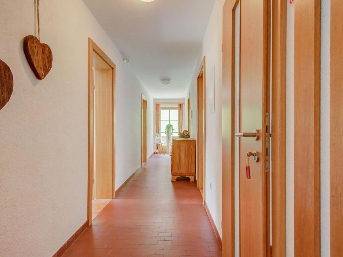 Attractive Apartment In Hainzenberg With Ski Room Extérieur photo