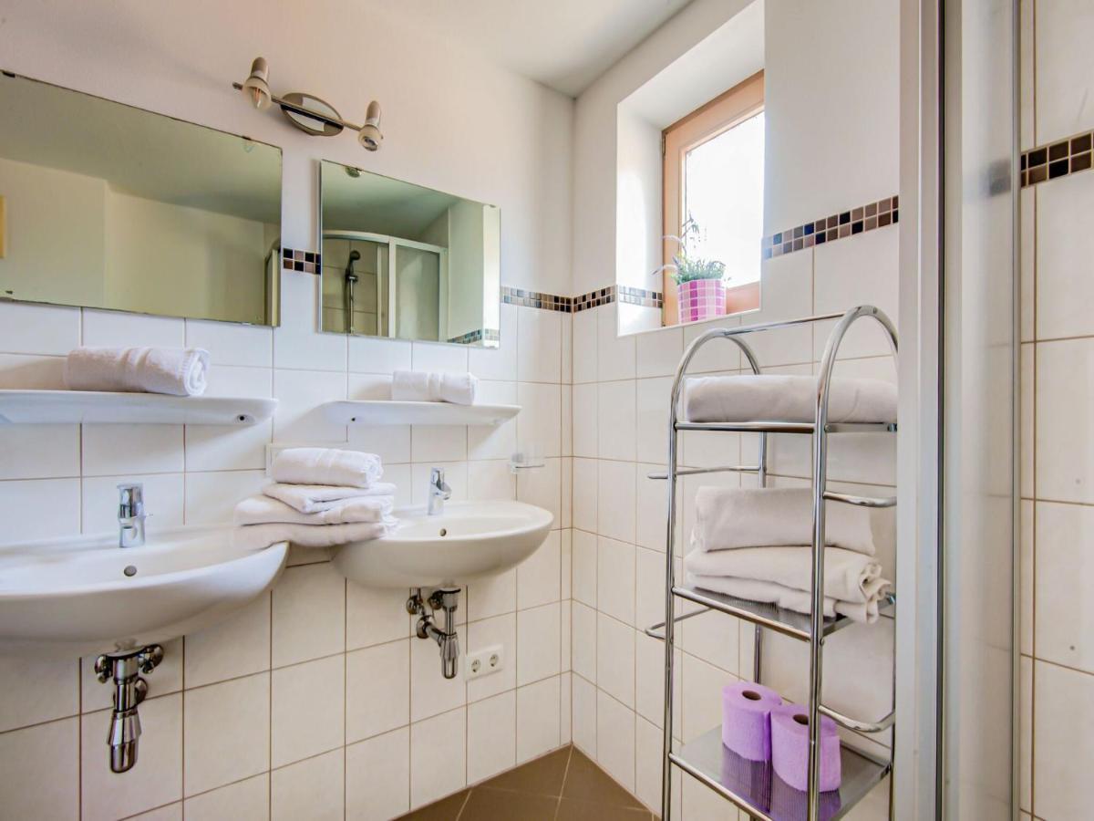 Attractive Apartment In Hainzenberg With Ski Room Extérieur photo