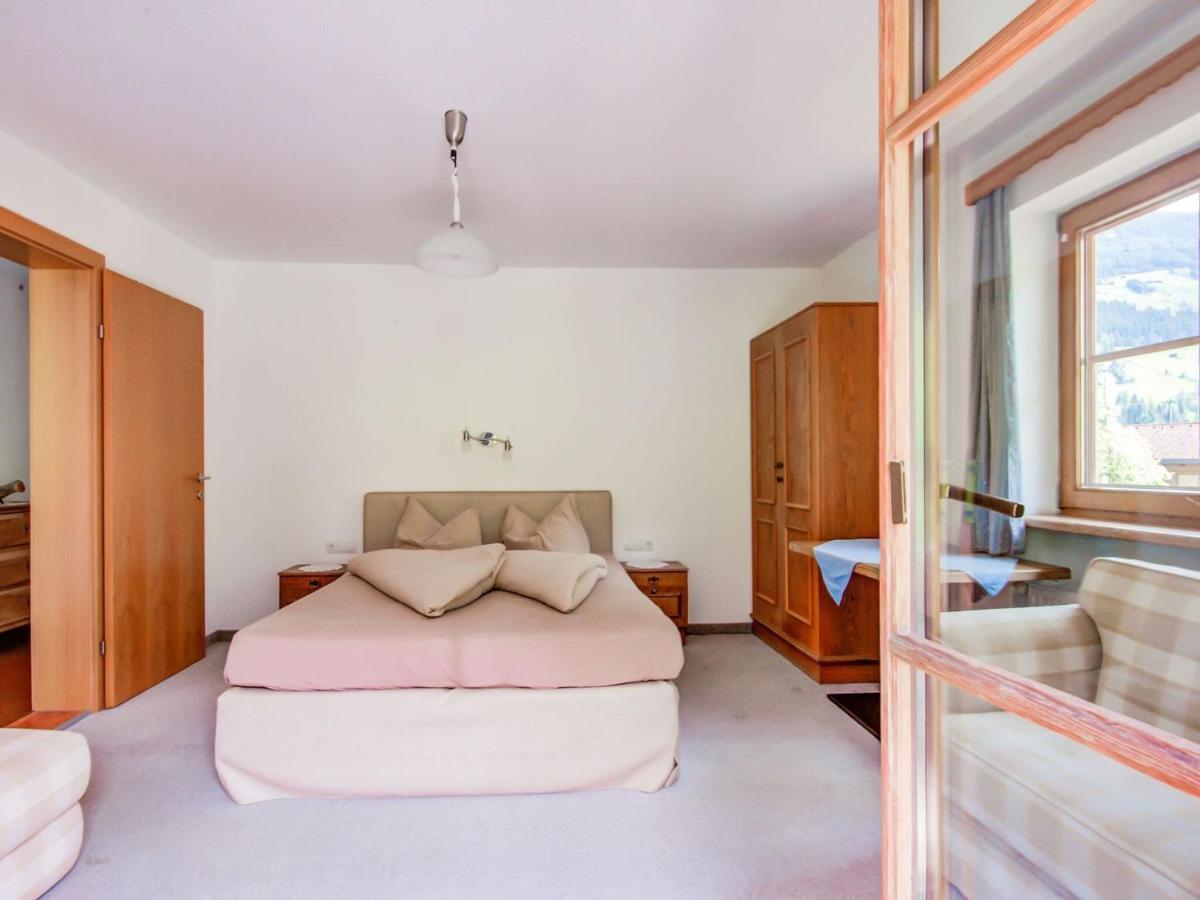 Attractive Apartment In Hainzenberg With Ski Room Extérieur photo