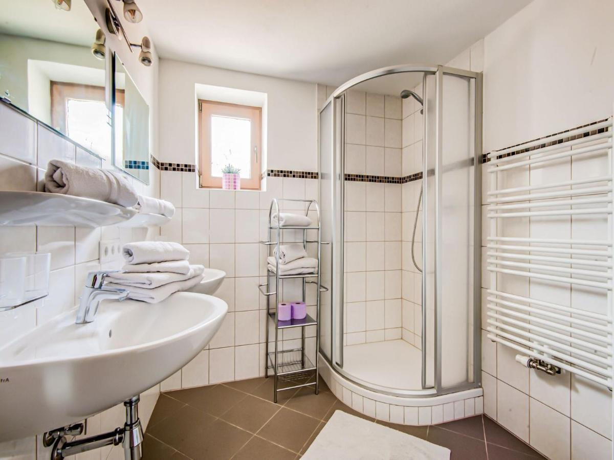 Attractive Apartment In Hainzenberg With Ski Room Extérieur photo
