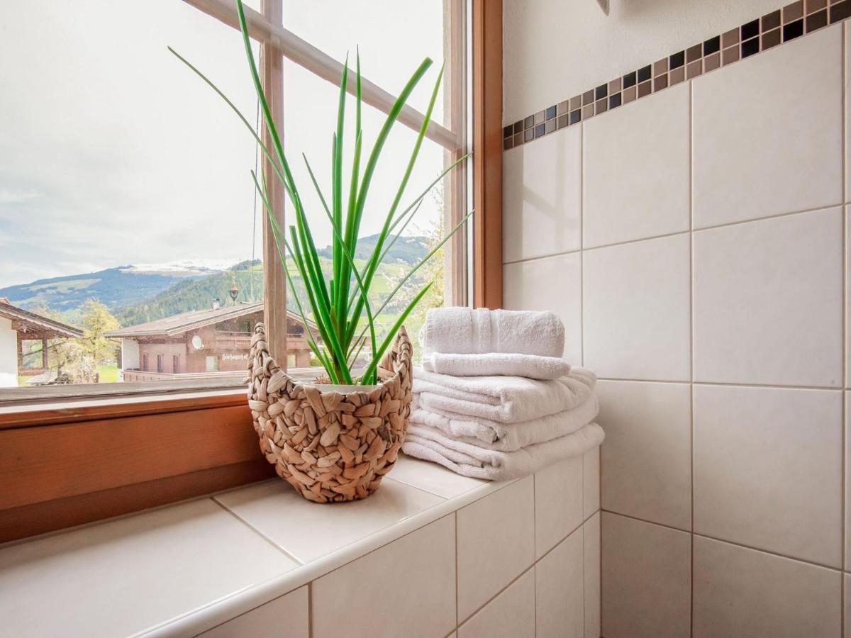 Attractive Apartment In Hainzenberg With Ski Room Extérieur photo